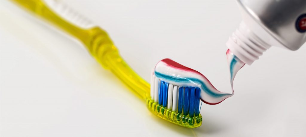 Toothbrush-colorful-toothpaste